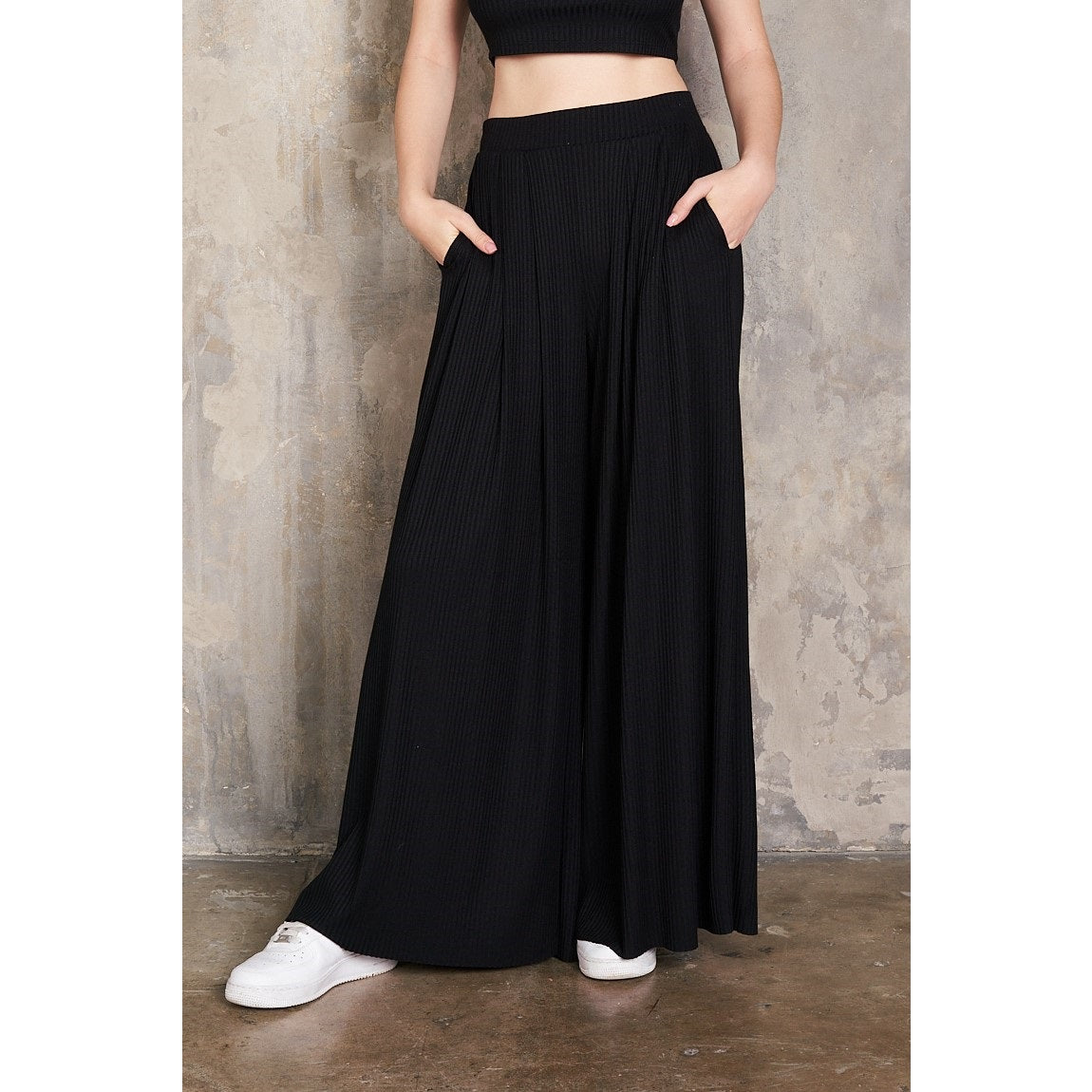 Black Cropped T-Shirt & Pleated Pants Set