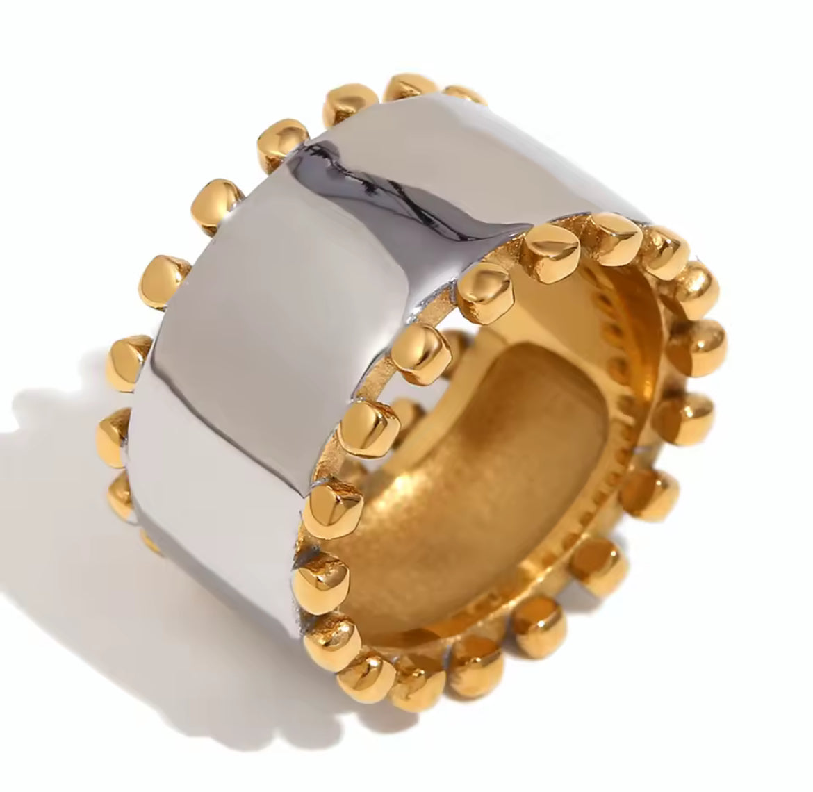 Monique Ring